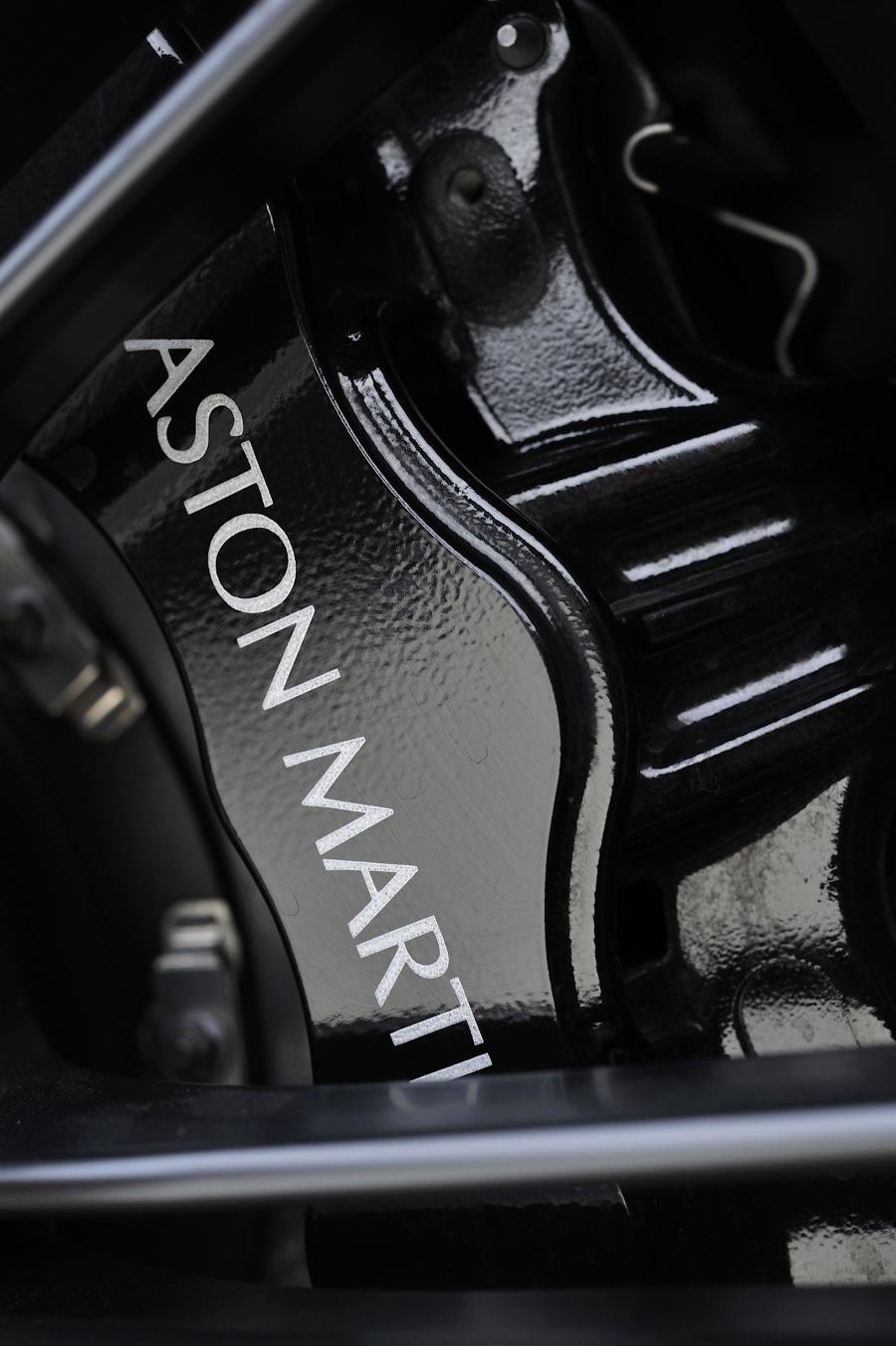 Колеса Aston Martin Vanquish 2012 года  (UK) (фото 60 из 170)